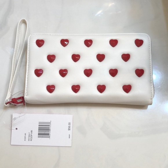 Betsey Johnson White Faux Leather & Red Heart Studded ZA Continental Wallet NWT - Picture 4 of 16